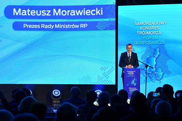 Premier Mateusz Morawiecki przemawia podczas I dnia Samorządowego Kongresu Trójmorza w Lubelskim Centrum Konferencyjnym w Lublinie