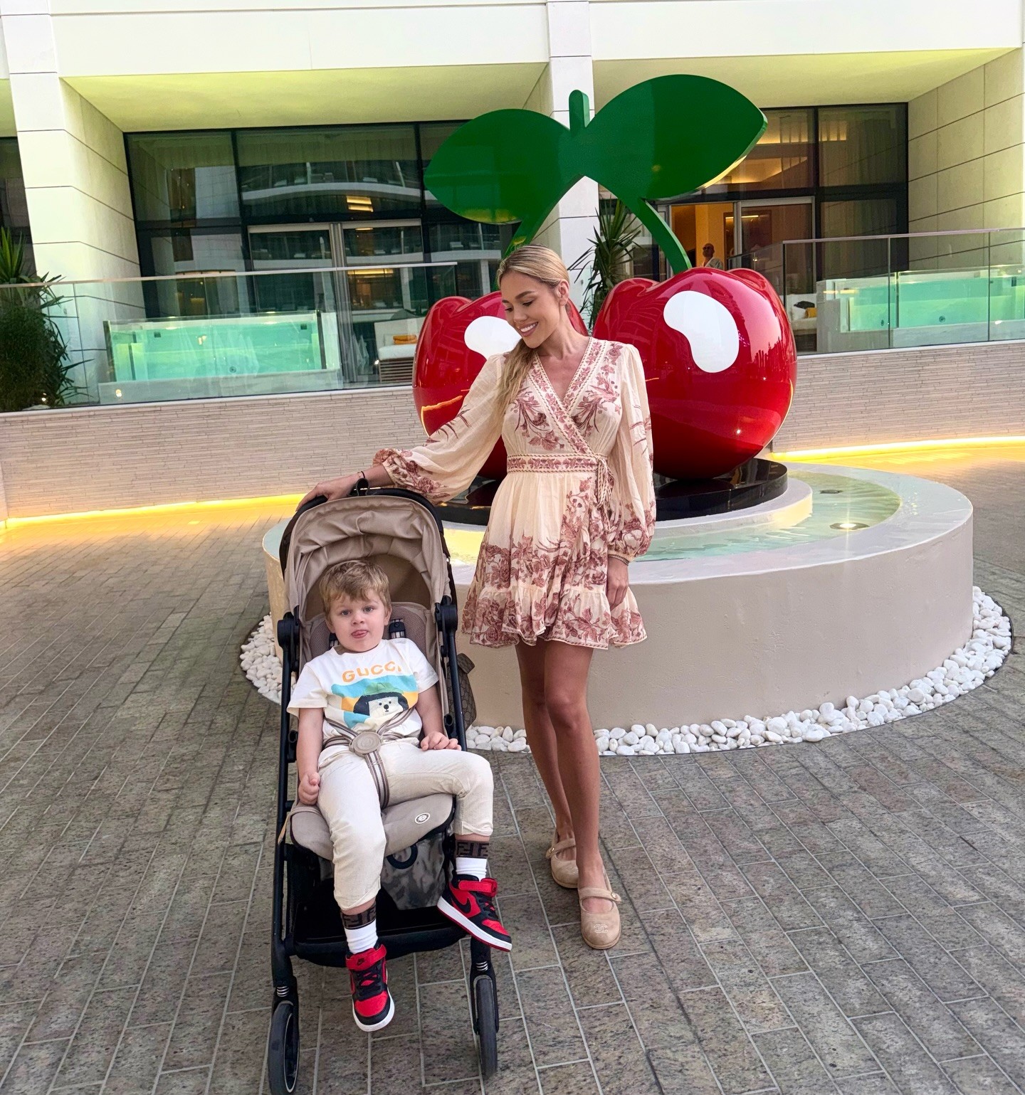 Laura Vizváryová a jej syn Abner v Dubaji. 