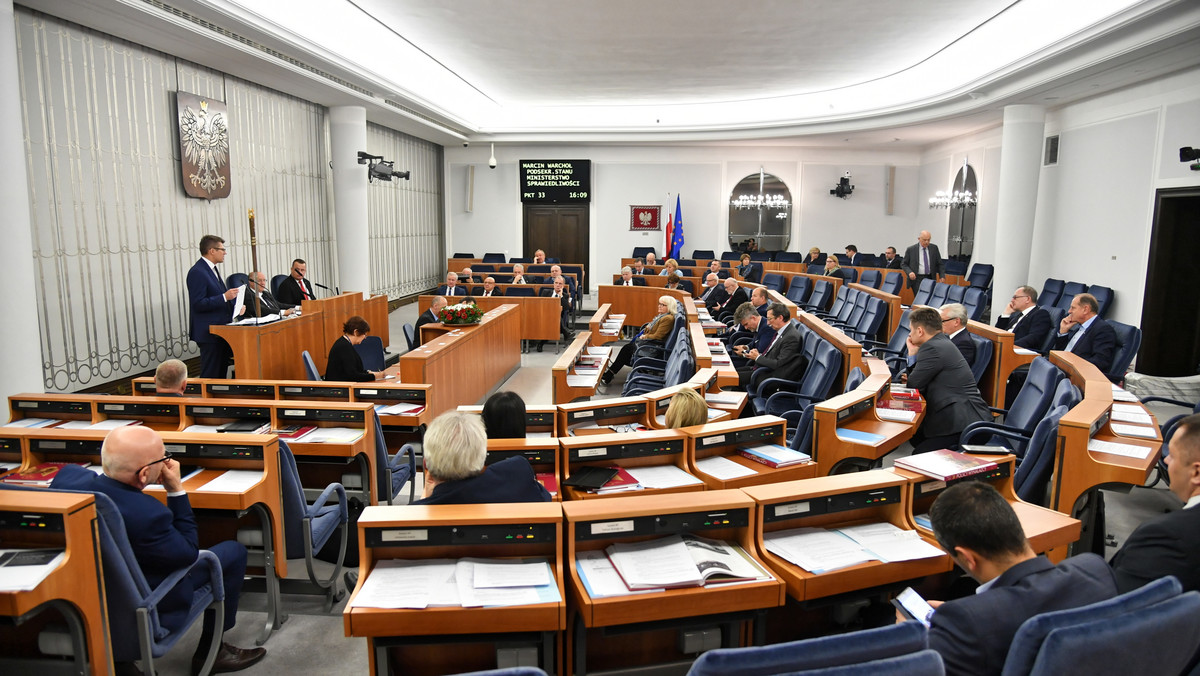 Senacka komisja zarekomendowała we wtorek 21 kandydatów na ławników Sądu Najwyższego. Pięć kandydatur nie otrzymało rekomendacji komisji. Ostatecznego wyboru dokona cały Senat na najbliższym posiedzeniu.