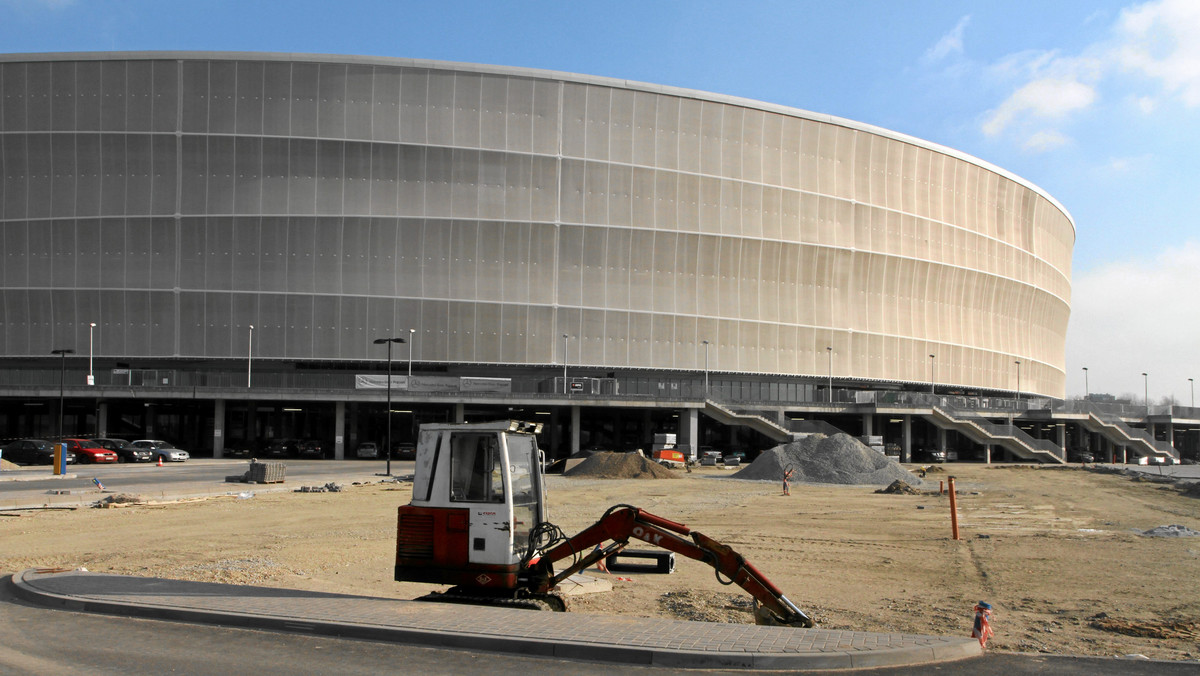 We Wrocławiu prace przed Euro 2012 idą pełną parą. Pytanie, czy wszystkie inwestycje wypalą przed godziną "zero", do której czasu coraz mniej? Decydenci zapewniają, że na pewno będzie dobrze.