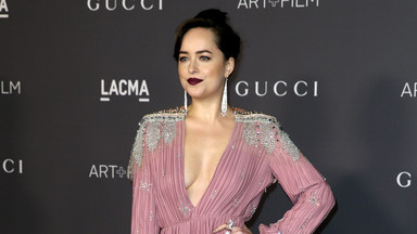 Dakota Johnson odsłoniła swój naturalny biust sporym dekoltem