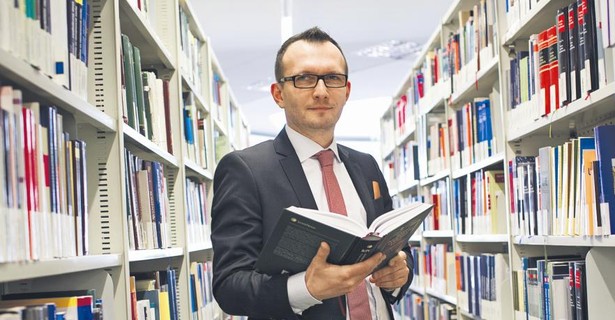 Artur Rycak, doktor, wykładowca na Uczelni Łazarskiego, sędzia Sądu Rejonowego dla m.st. Warszawy, przez siedem lat pracował w departamencie sądów, organizacji i analiz wymiaru sprawiedliwości Ministerstwa Sprawiedliwości/ fot. Wojtek Górski.