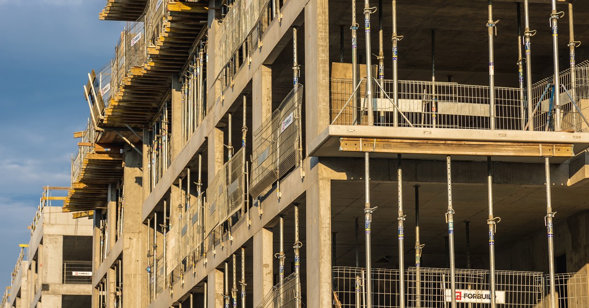 Spółdzielnie apelują o podniesienie limitu pomocy de minimis. Bez tego windy w blokach będą luksusem