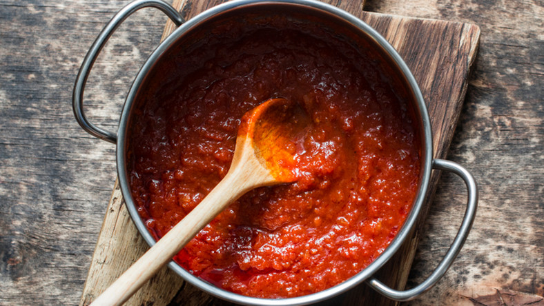 Sos pomidorowy do pizzy - sprawdzony przepis - Onet Gotowanie