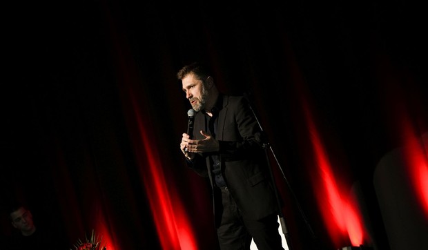 Poezija živi sa Nebojšom Milovanovićem