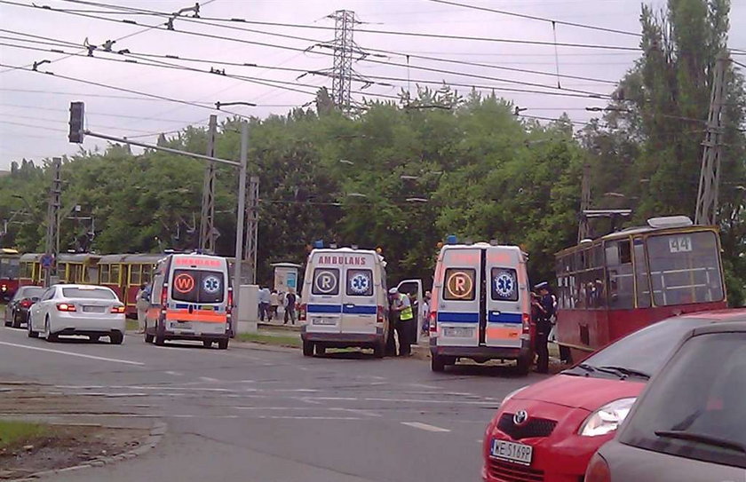 Groźny wypadek tramwaju w Warszawie. Są ranni!