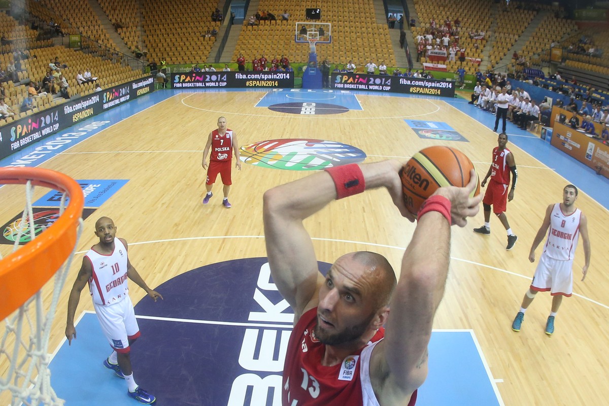 Zwycięstwo Phoenix Suns. 13 zbiórek Marcina Gortata