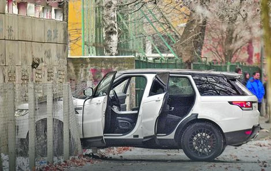 Pucnjava ispred Osnovne škole