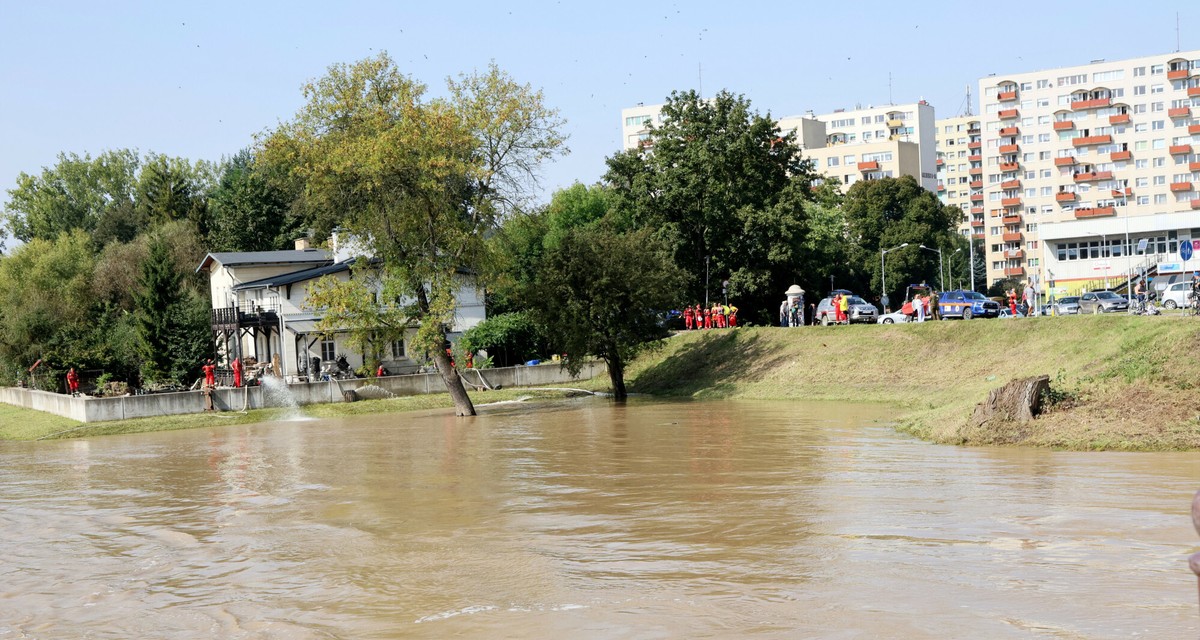 Miasta po przej?ciu fali powodziowej