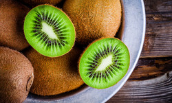 Kiwi - właściwości zdrowotne, kalorie, przygotowanie i przeciwwskazania