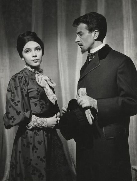 Marta Lipińska (Irina) i Józef Konieczny (Tuzenbach) w spektaklu "Trzy siostry", reż. Erwin Axer (1963).