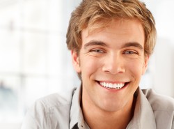 Zabiegi u dentysty jak modne gadżety? (Nie) tylko dla mężczyzn