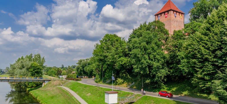 Rzeka Soła wypłukała ze skarpy ludzkie kości