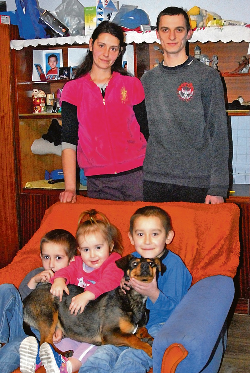 Anamarija i Daniel sa decom Nikolom, Dijanom i Davidom i medom