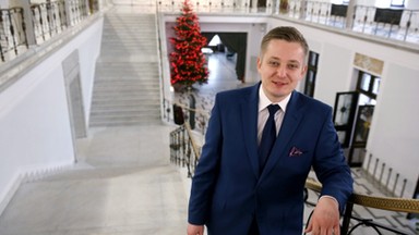 Dziennikarze, którzy przeszli do polityki. Głośne nazwiska na liście