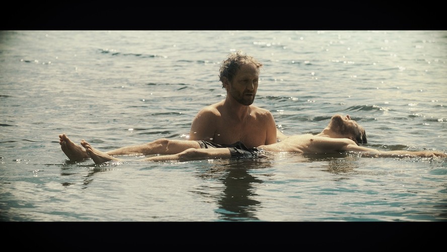 Andrzej Chyra i Mateusz Kościukiewicz w filmie 'W imię...'