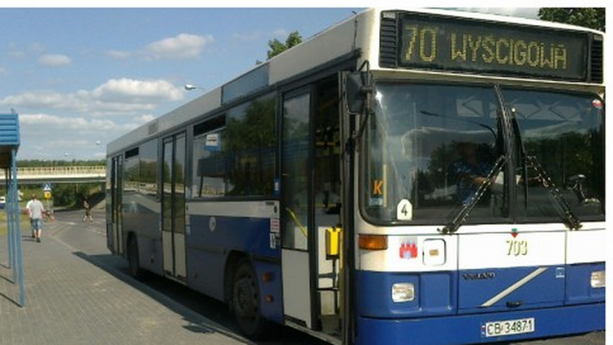 Lato to okres wielu prac drogowych, dlatego musimy przygotować się na to, że autobus czy tramwaj zmieni trasę. Od 20 czerwca komunikacja miejska w Bydgoszczy będzie kursowała rzadziej, a to ze względu na wprowadzenie wakacyjnego rozkładu jazdy.