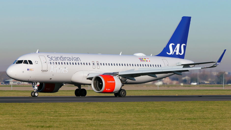 Samolot linii lotniczej Scandinavian Airlines (zdjęcie ilustracyjne)