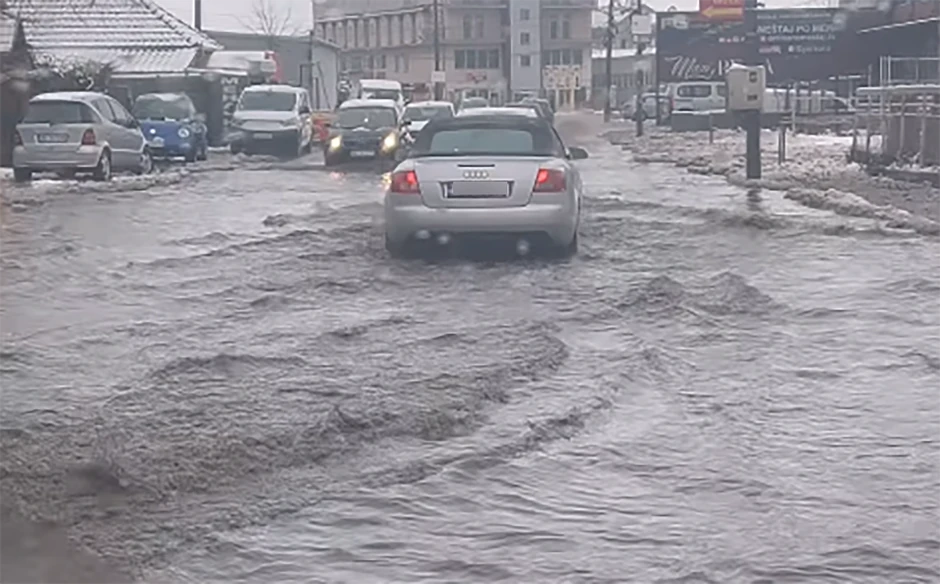 Put za Ovču poplavljen