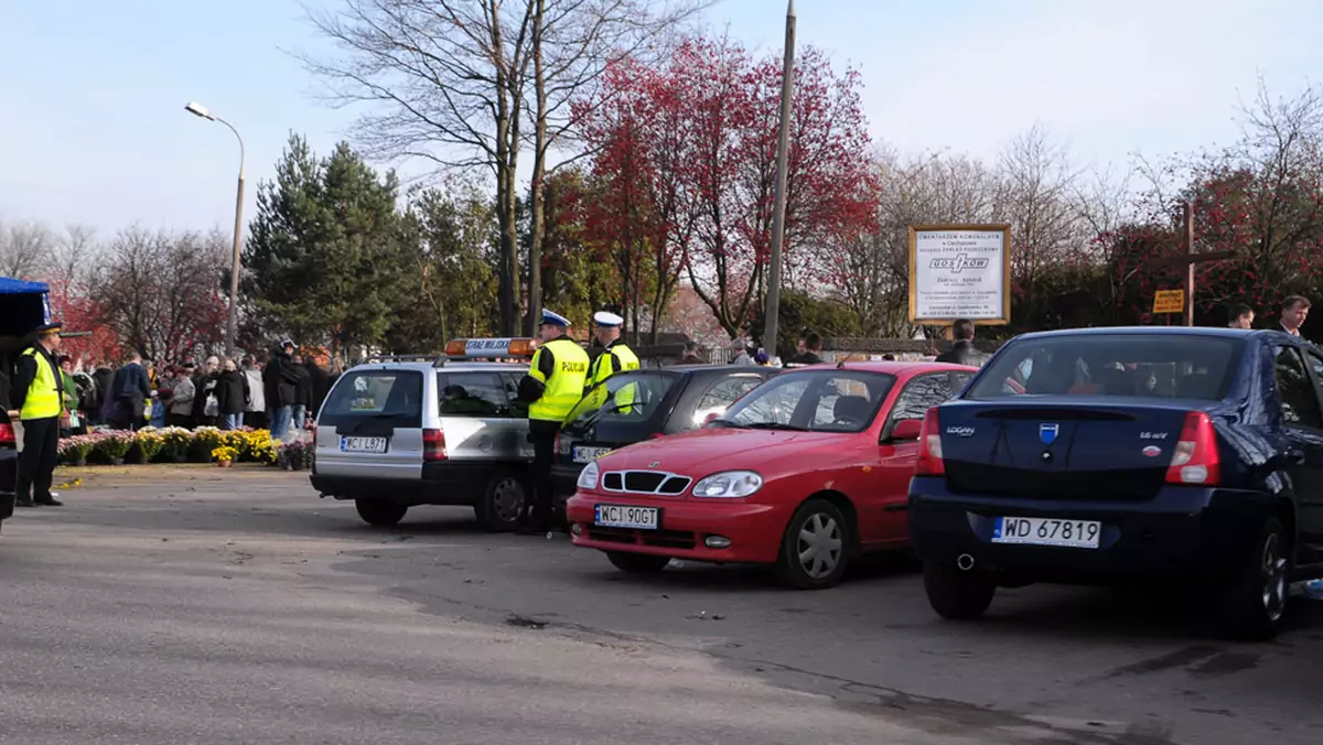 Wyjazdy w okresie Święta zmarłych: Bądź mądry przed szkodą