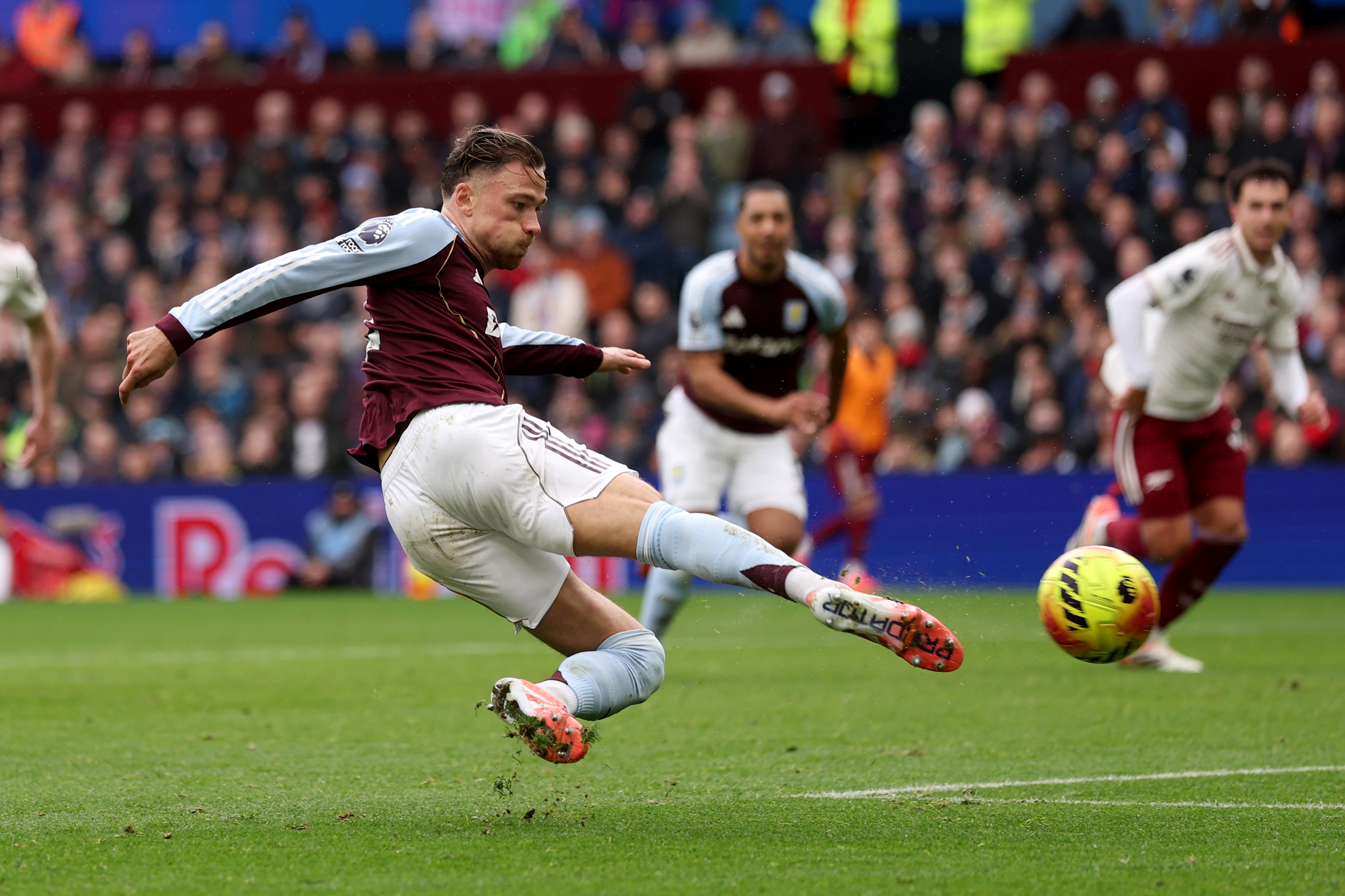Matty Cash trafia Arsenalowi! Piąty gol polskiego obrońcy