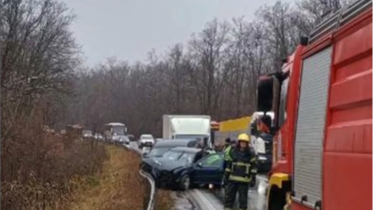 Teška saobraćajna nesreća na Ibarskoj magistrali