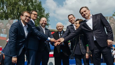 "Stan Wyjątkowy". Ziobro na kolanach przed prezesem. Kaczyński wicepremierem ds. wygranej PiS. Żalek o "mafii" Bielana [PODCAST]