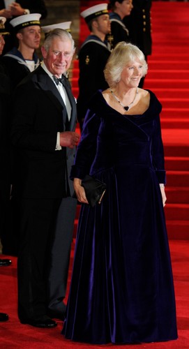 Książę Karol i Camilla, księżna Kornwalii na premierze 'Skyfall'