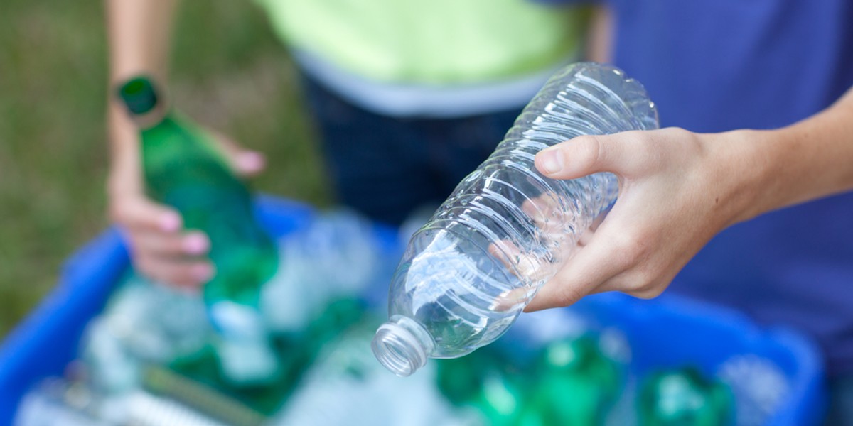 "Mamy tylko jedną planetę. Mimo to do 2050 nasza konsumpcja osiągnie taki poziom, jakbyśmy mieli dwie planety" – czytamy w dokumencie KE. Bruksela chce wzmocnić recykling.