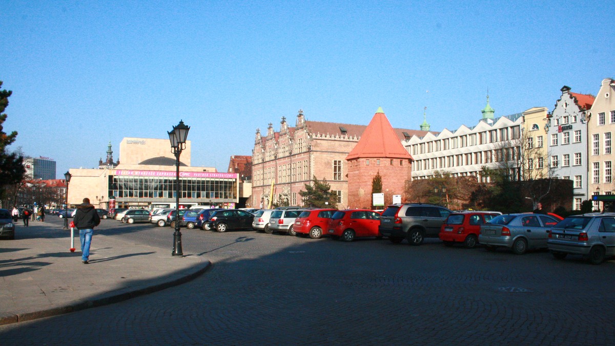 W jaki sposób zabudować i zagospodarować teren Targu Węglowego? To pytanie zadali studentom gdańscy urzędnicy. Właśnie rozpoczęto konkurs na uzupełnienie lub zaprojektowanie nowej zabudowy pierzei zachodniej Targu Węglowego.