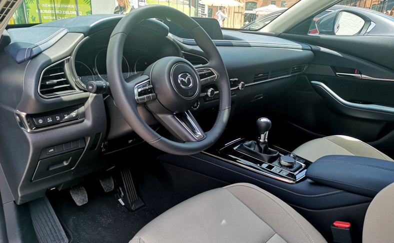 Mazda CX30 już w Polsce i zawstydza hybrydy. Cena? Na co
