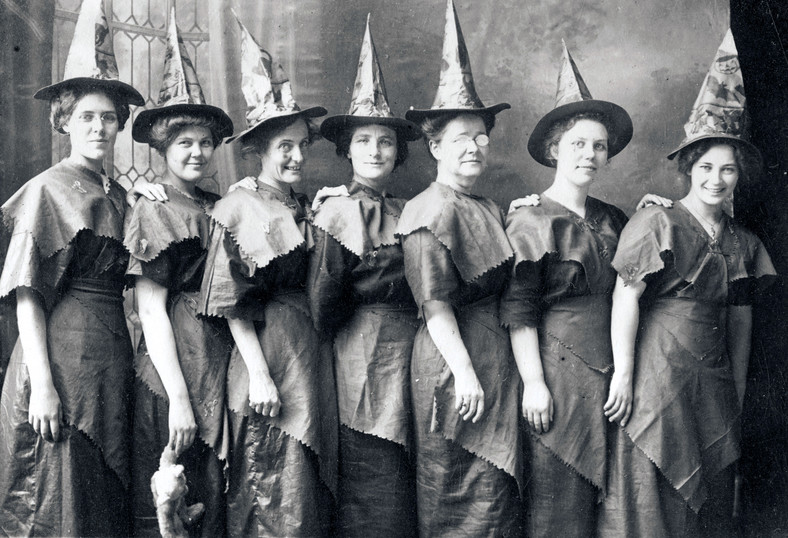 Allerheiligen-Dress-up-Partys waren Anfang des 20. Jahrhunderts beliebt. Das Foto wurde um 1910 in den USA aufgenommen. 