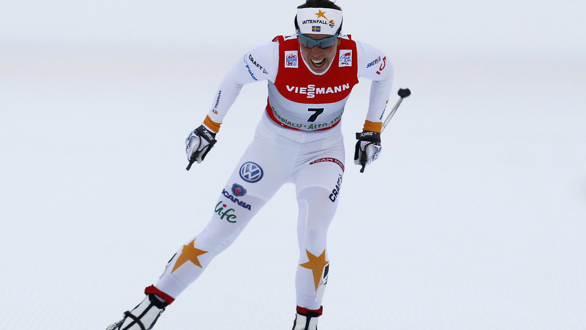 Skandynawskie media podkreślają, że w biegu na dochodzenie na 15 km techniką dowolną, który był 4. etapem Tour de Ski, decydującą rolę odegrała Charlotte Kalla. Szwedka narzucając potworne tempo pomogła Norweżce Therese Johaug w walce o triumf w TdS.