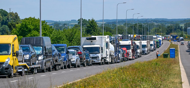 Ukraińcy przywieźli do kraju ok. 240 tys. aut. Wykorzystali okresowe zwolnienie z cła i VAT