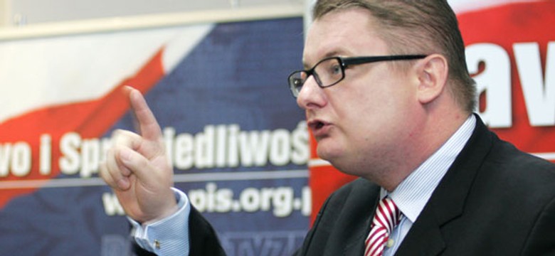 Kamiński przegrał przez rasizm i homofobię?