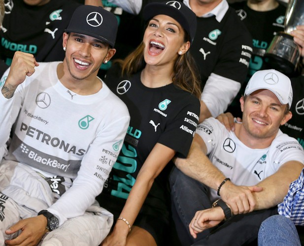 Lewis Hamilton mistrzostwo Formuły 1 fetował w towarzystwie Nicole Scherzinger