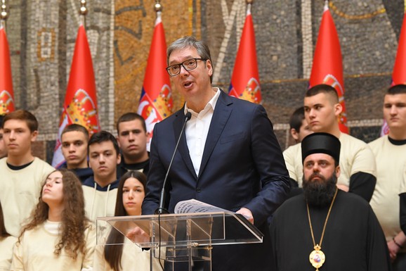 "NAŽALOST, KAO DRŽAVA I NAROD MI SMO VELIKI GUBITNICI" Vučić o Generalštabu: Izgubili smo izuzetnu investiciju, postaraću se da oni koji su učestvovali u razaranju Srbije odgovaraju za to (VIDEO)
