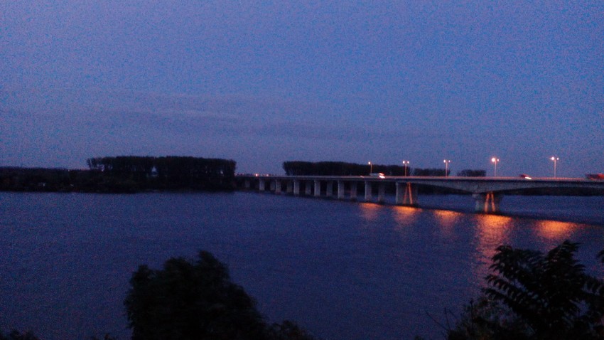 Pola mosta bez svetla