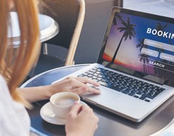 Polacy za lockdownem w turystyce? SONDAŻ