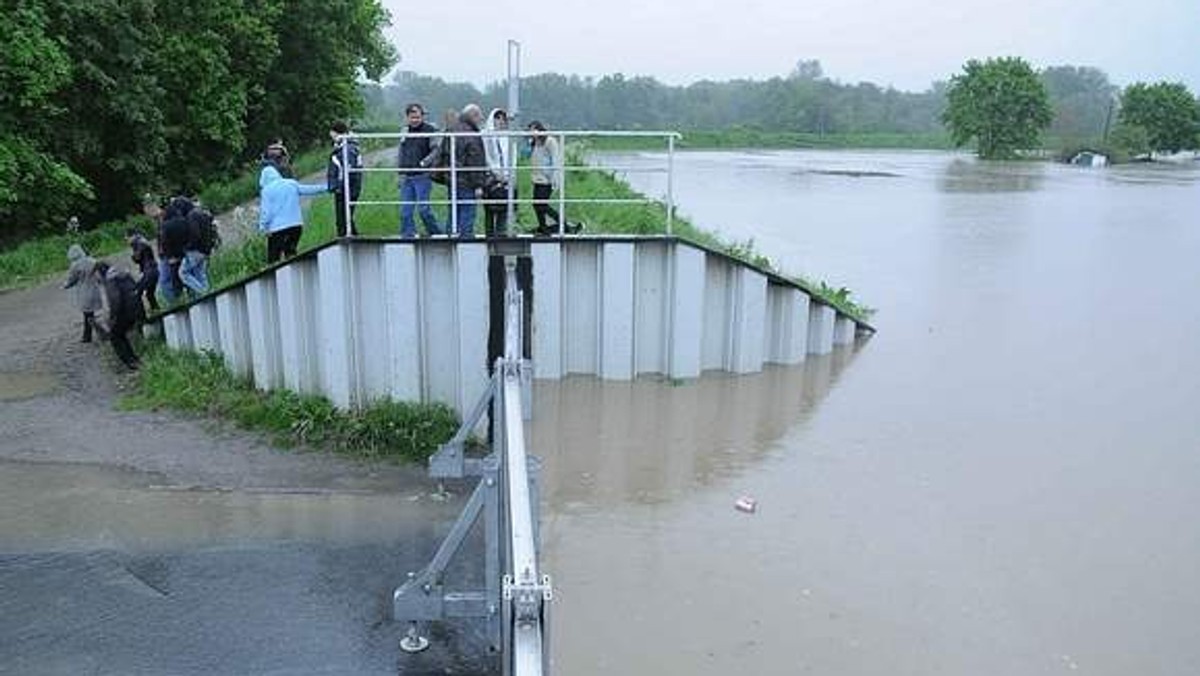 Proces jest wynikiem pierwszego pozwu zbiorowego w historii Opolszczyzny. Do sądu złożyli go poszkodowani w powodzi w 2010 roku mieszkańcy Kędzierzyna-Koźla - informuje "Nowa Trybuna Opolska".