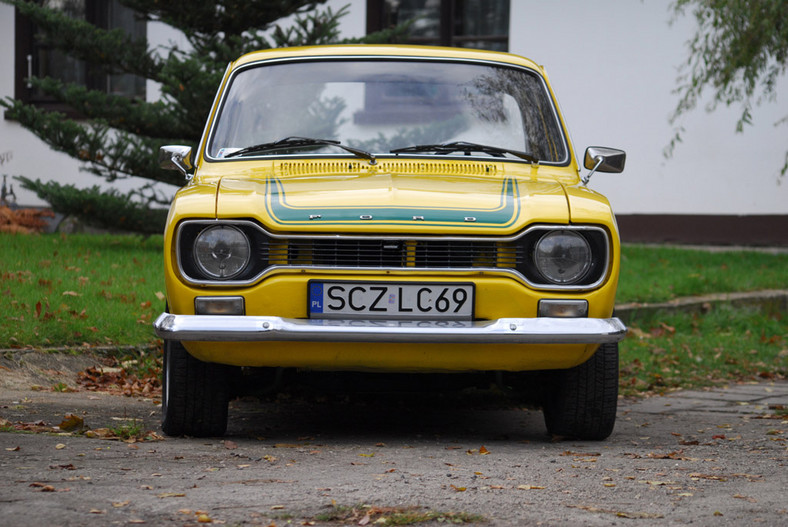 Ford Escort MKI: patrzcie, psia kostka jedzie!