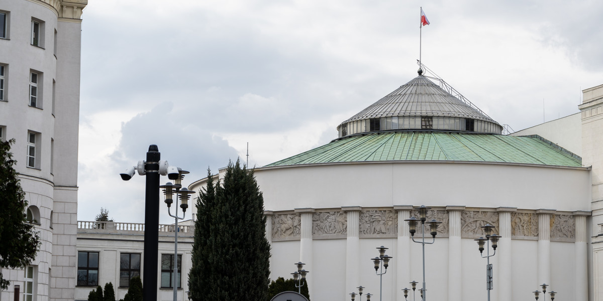 Pracownicy Sejmu i Senatu dostaną podwyżki