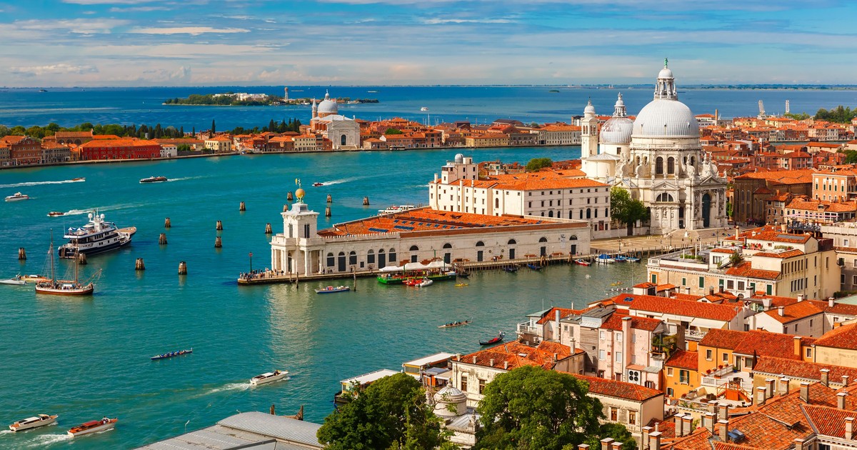 Wenecja mówi "basta" niesfornym turystom. Władze miasta sypią mandatami na prawo i lewo