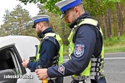 Mandat dla kierowcy i pasażera. Tej kary unikną nieliczni