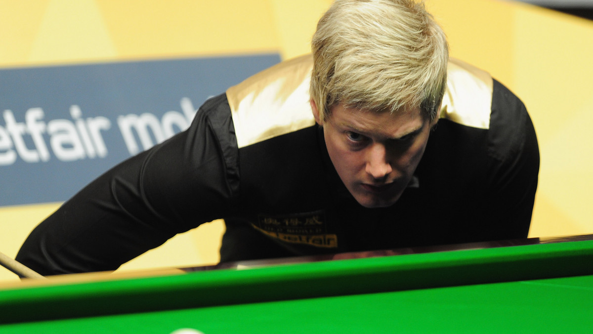 Neil Robertson awansował do drugiej rundy domowego turnieju w Bendigo. Australijski zawodnik, który w ostatnią niedzielę triumfował w Wuxi Classic, w swoim pierwszym tegorocznym występie przed własnymi kibicami pokonał 5-2 Andrew Higginsona.