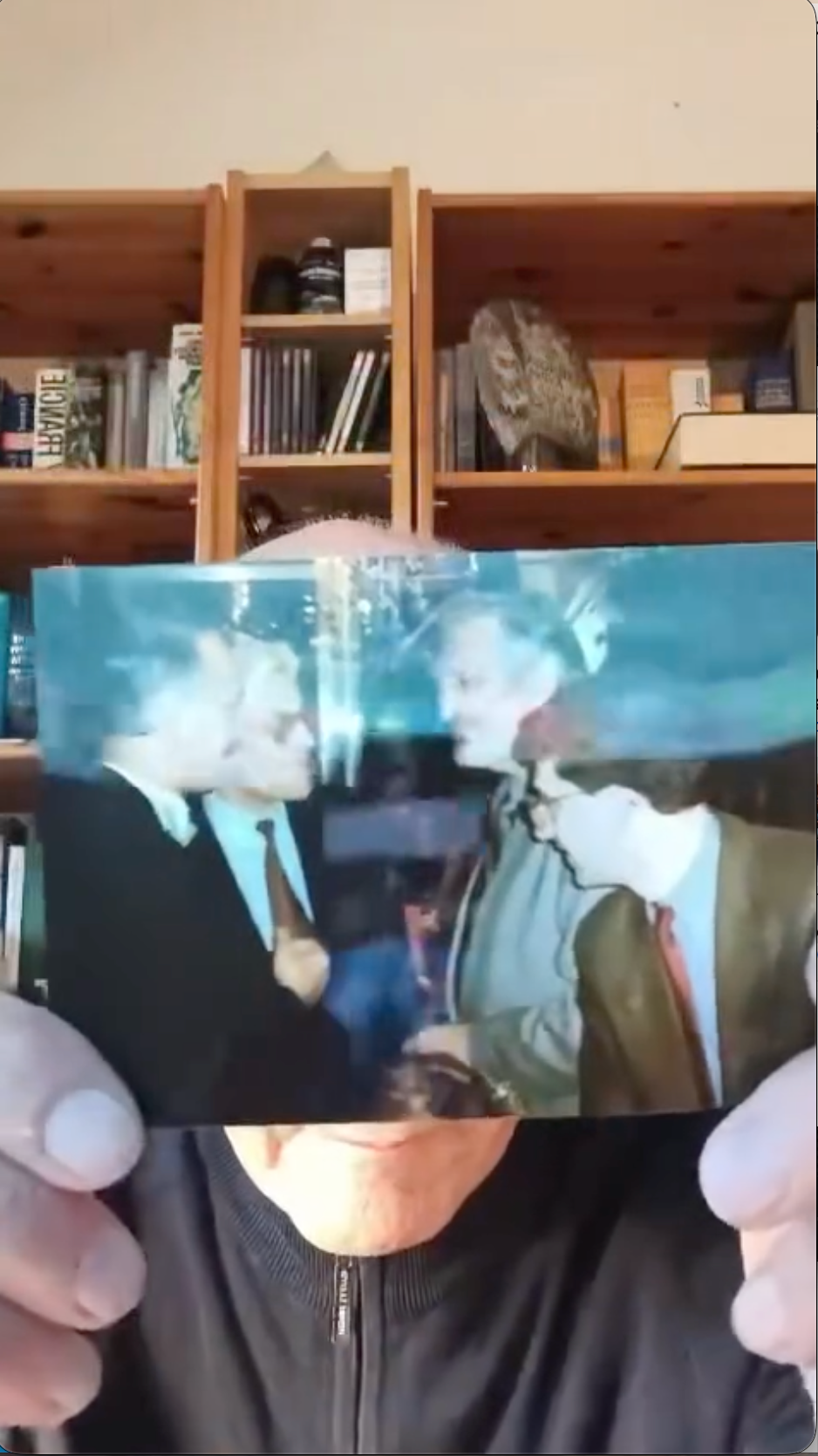 Banáš ukázal fotku z roku 1994, na ktorej je Lasica. 