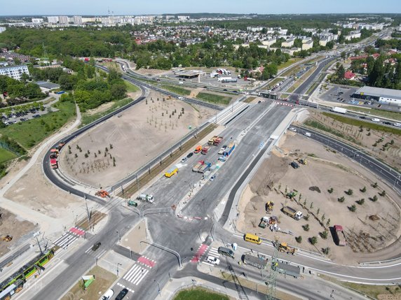 Na wiaduktach nad ul. Lechicką przeprowadzono próby obciążeniowe fot. PIM