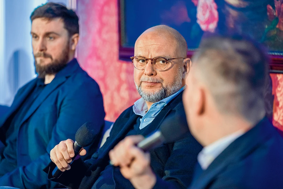 Przemysław Krych (w środku), twórca funduszu Cornerstone, opowiadał o tym, że dobre firmy, mające pomysł na ekspansję, wciąż mogą liczyć na finansowanie.