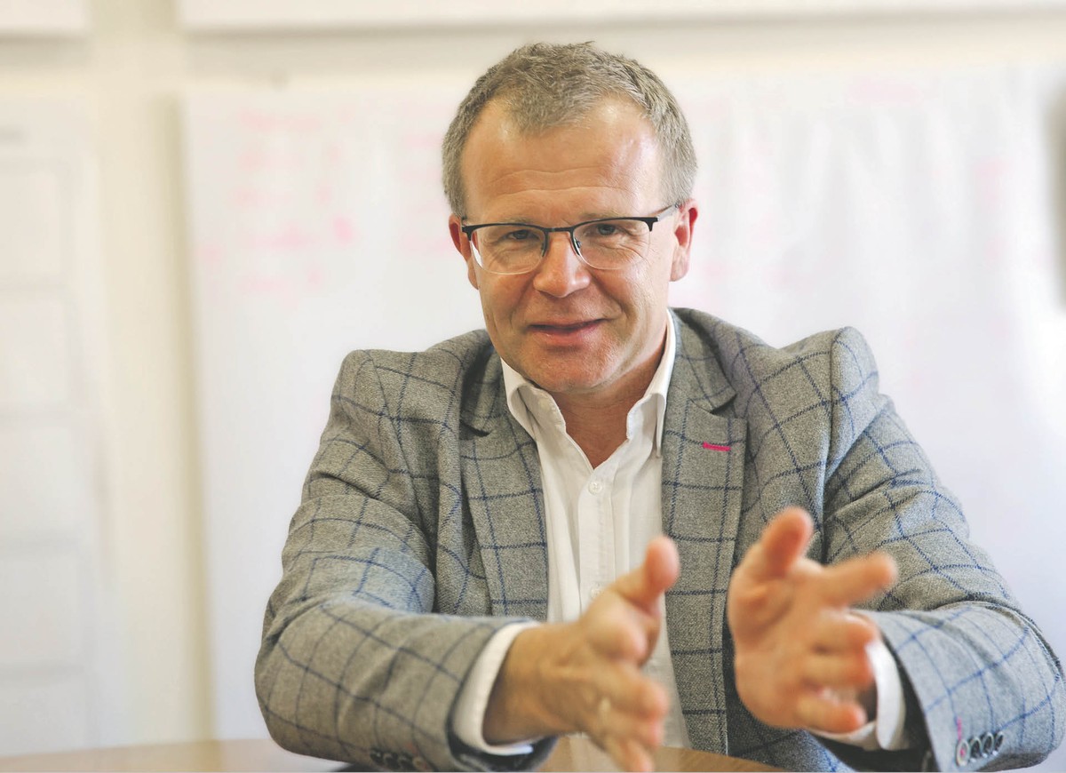 Ludwik Kotecki, członek Rady Polityki Pieniężnej z ramienia Senatu, w latach 2008–2012 wicemini- ster finansów, później do 2015 r. główny ekonomista resortu