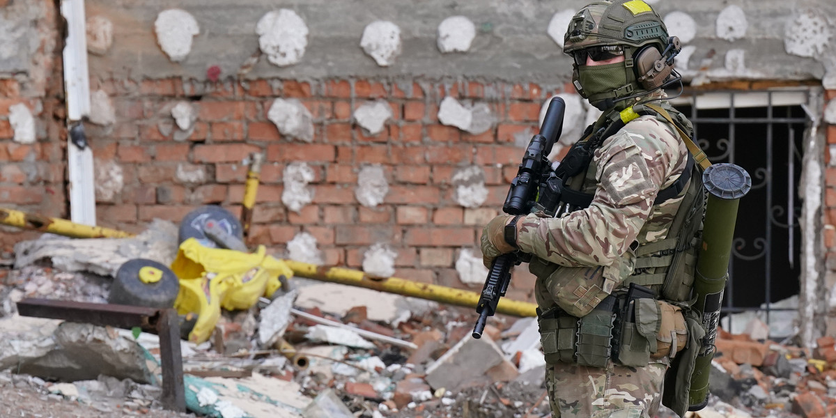 Ukraiński żołnierz w Irpieniu. Ukraina, 7 lipca 2022 r. 